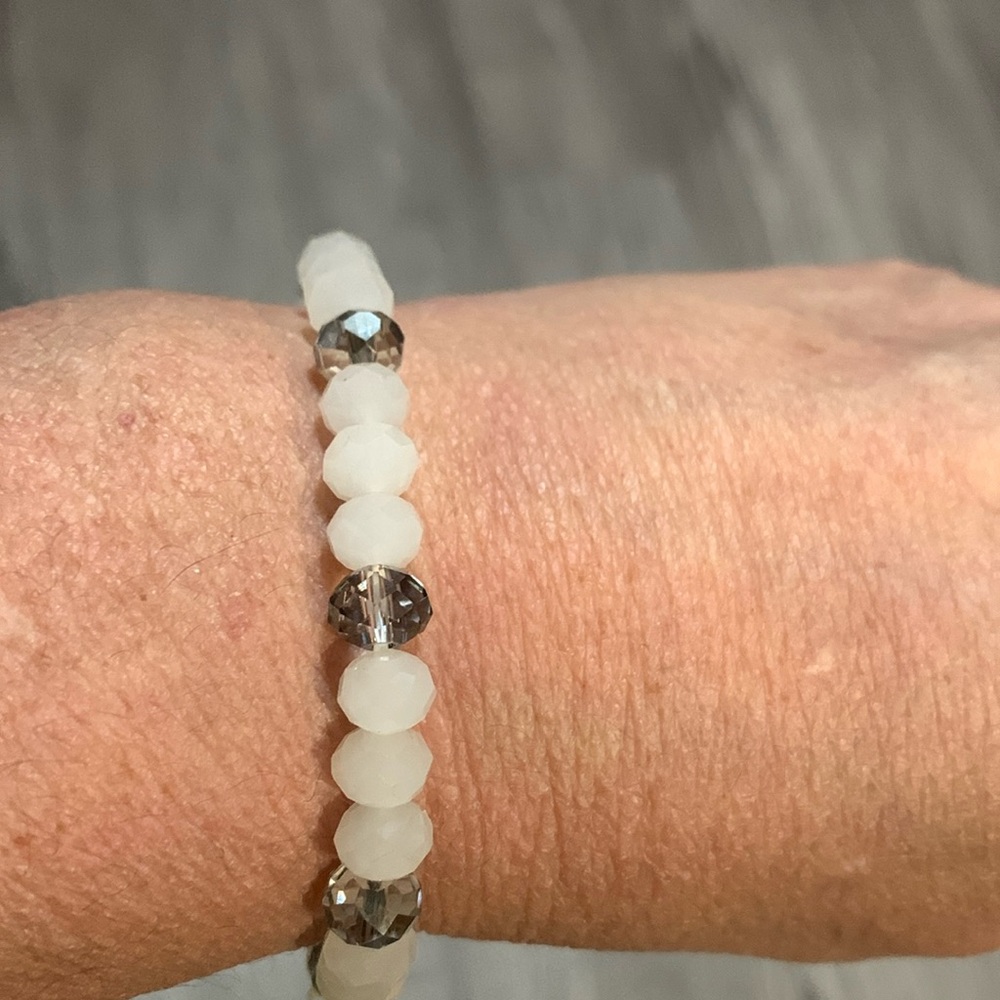 Beautiful stretch bracelet*